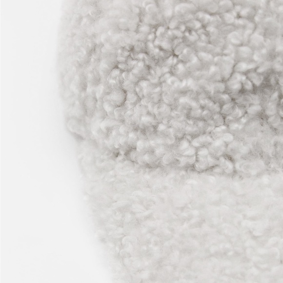 Zara Fleece Cap - Picture 4 of 6